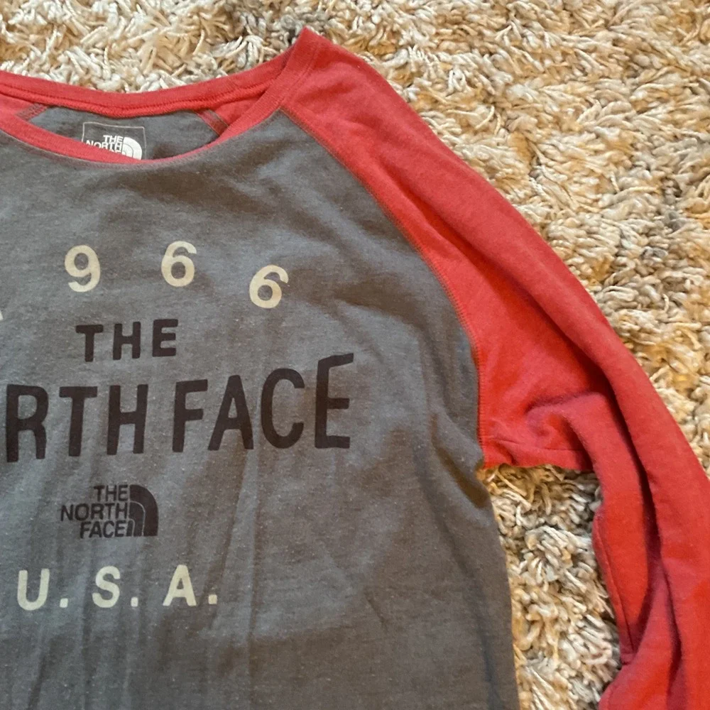 The North Face Mens Grey Red 1966 USA Raglan Baseball T-Shirt Medium